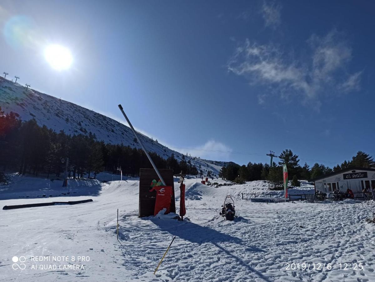 カマレラ・デ・ラ・シエラApartamento Turistico Snow Boutiqueアパートメント エクステリア 写真