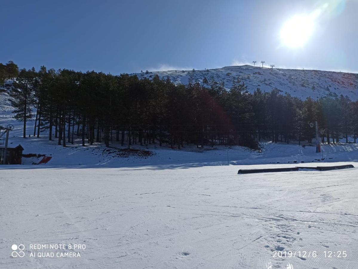 カマレラ・デ・ラ・シエラApartamento Turistico Snow Boutiqueアパートメント エクステリア 写真